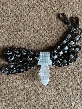 NWT Lug Metal Chain in Silver VL